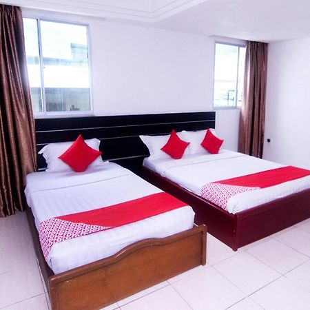 Super Oyo 991 Mayfair Hotel Kuching Kültér fotó
