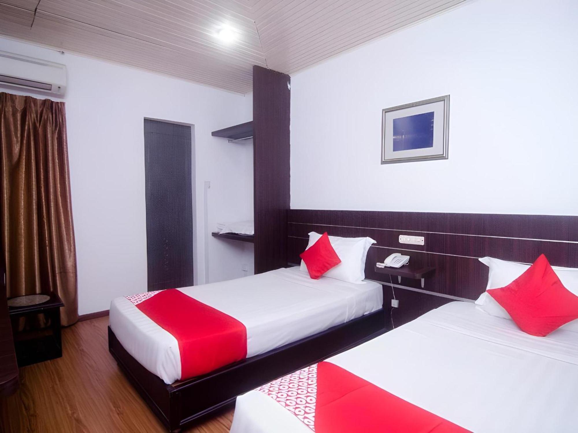 Super Oyo 991 Mayfair Hotel Kuching Kültér fotó