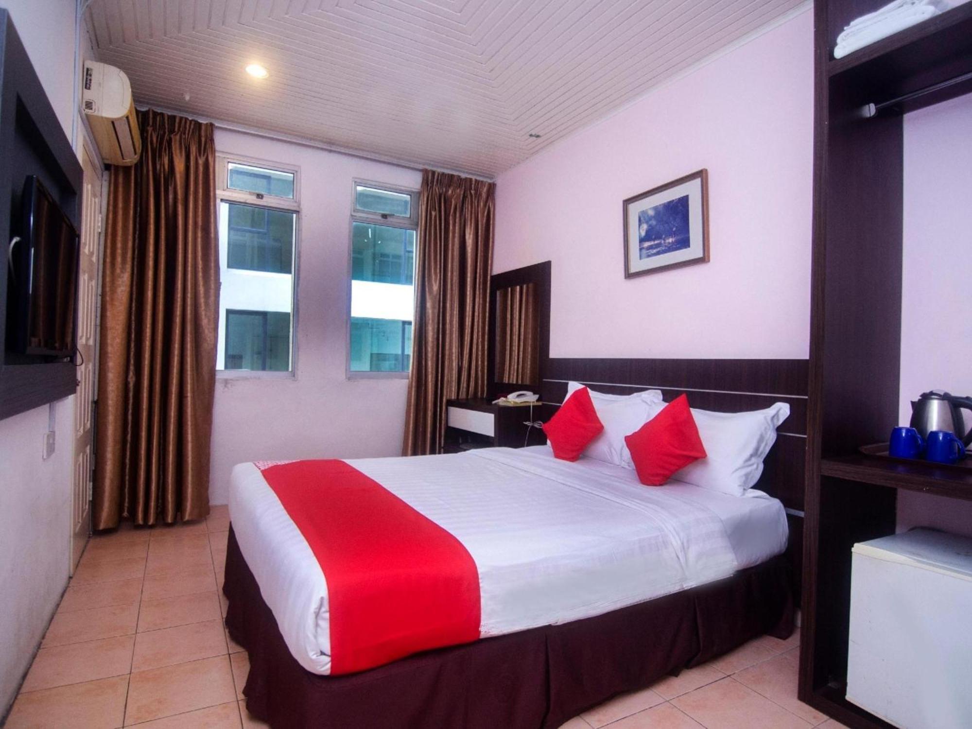Super Oyo 991 Mayfair Hotel Kuching Kültér fotó